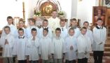 Parafia Honorata - Wstąpili w szeregi ministrantów